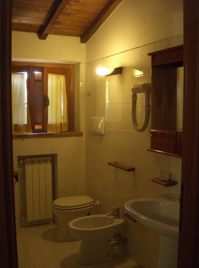Agriturismo Oliveto Di Geltrude Contessa Амелиа Екстериор снимка